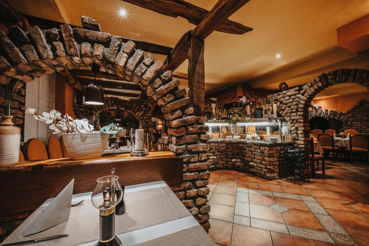 Hotel Restaurant Adria Stuben Bruehl 외부 사진