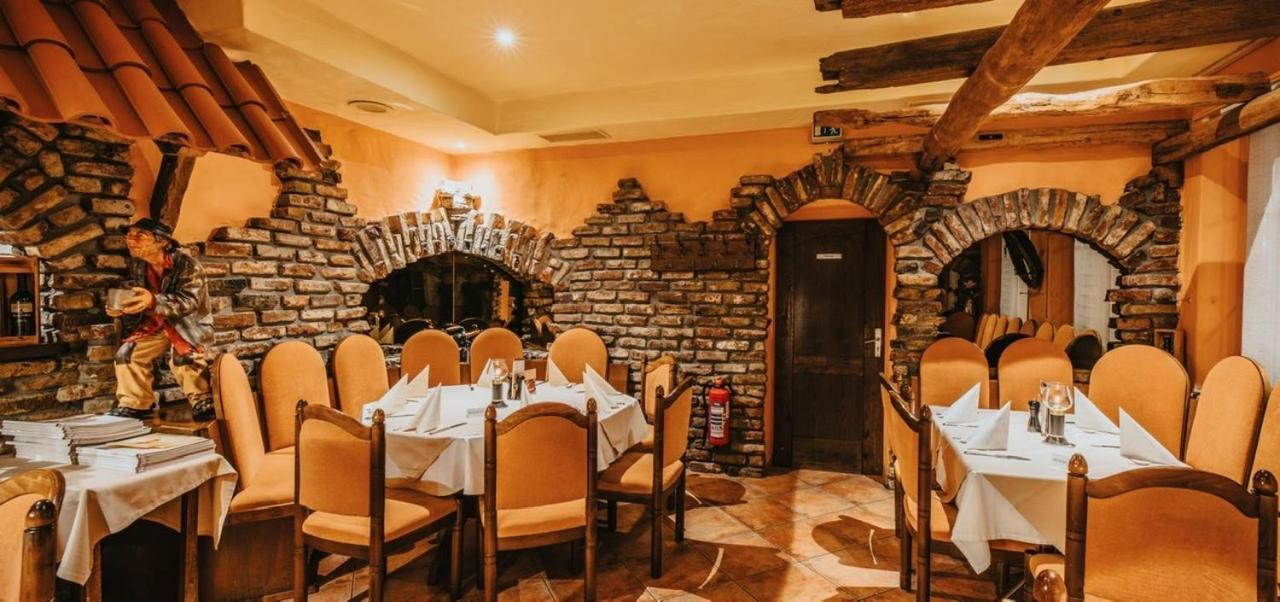Hotel Restaurant Adria Stuben Bruehl 외부 사진